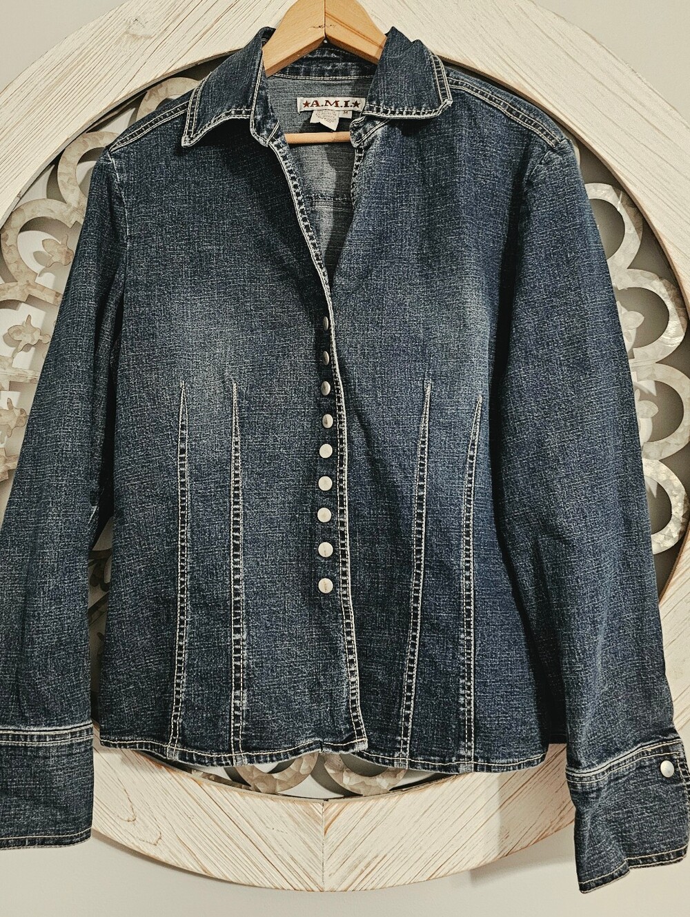 A.M.I. Fitted Jean Shirt